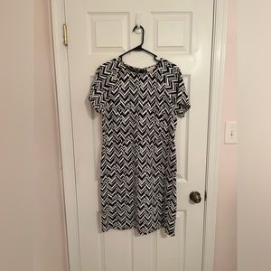 LOFT women’s black/white dress